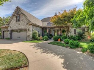 2828 E Ridge View Ct, Joplin, MO 64801