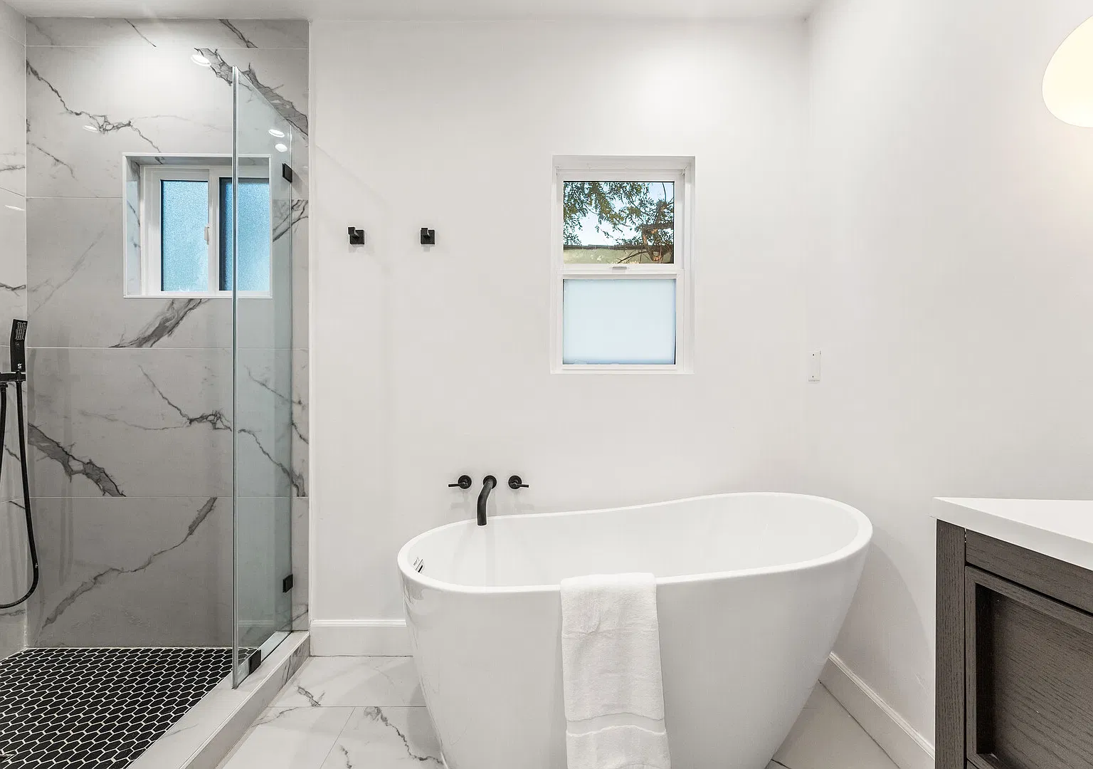 Hollywood Hideaway — Photo 4