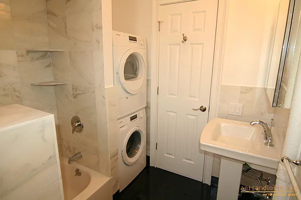 Rented by aptsandlofts.com | media 20