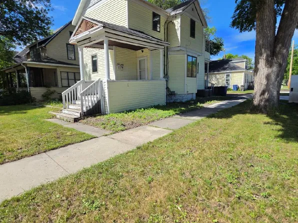 501 6th St S #1, Moorhead, MN 56560