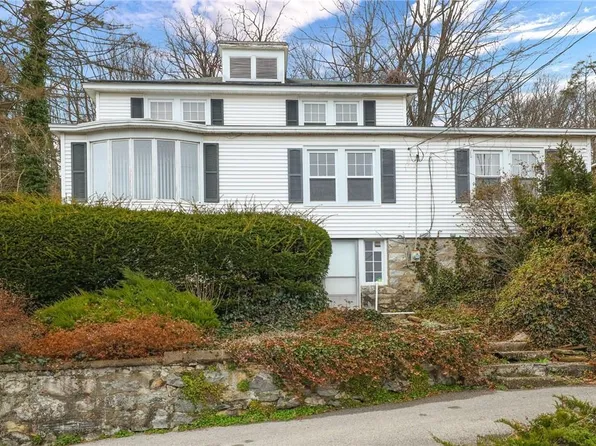 17 Oak Avenue, Highland Falls, NY 10928