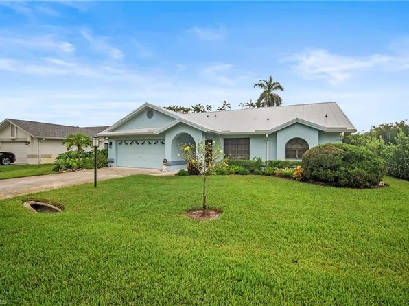 22545 FOUNTAIN LAKES BLVD, ESTERO, FL 33928