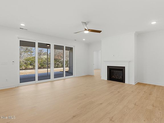 5th image of 539 Sailor Sky Way #391