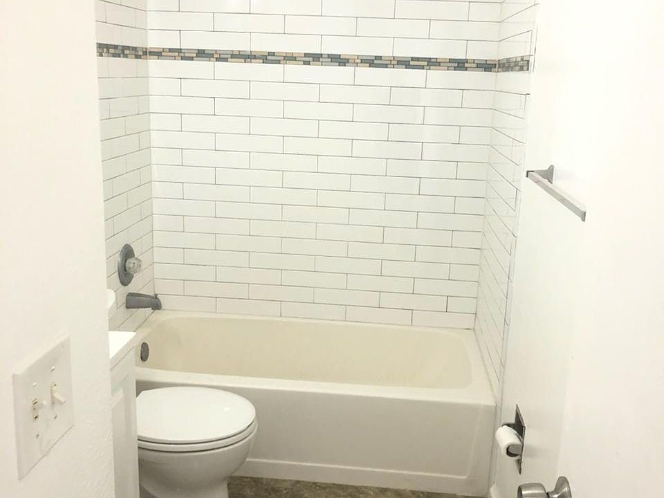 2nd image of 5608 S Manhattan Ave #1A