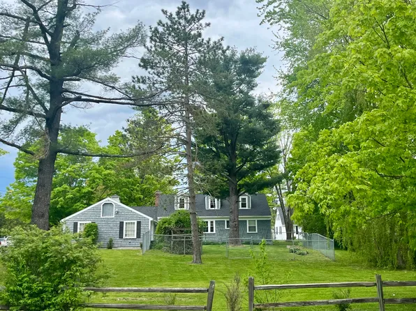 34 Mayflower Road, Augusta, ME 04330