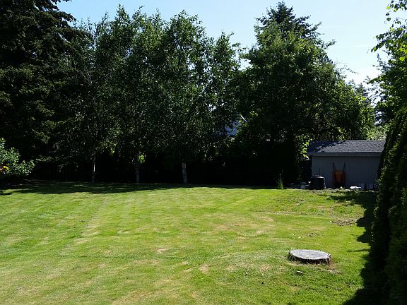 4th image of 2553 SE La Mesa Pl