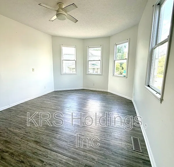 1701 Grace St — Photo 2