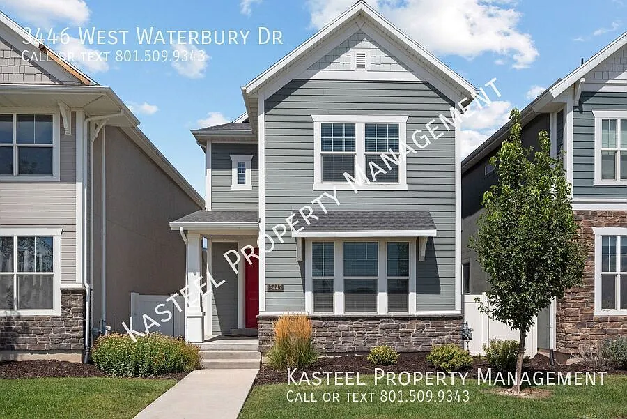 Spacious Home, 2 Car Garage, Central Air — Photo 2
