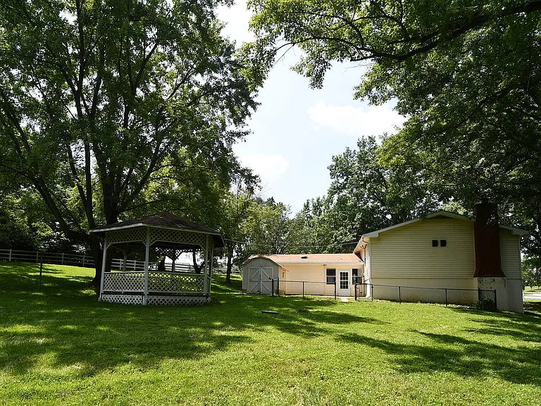 2706 Christy Ave — Photo 44