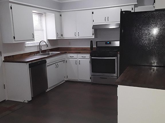 4th image of 1208 Marlborough St