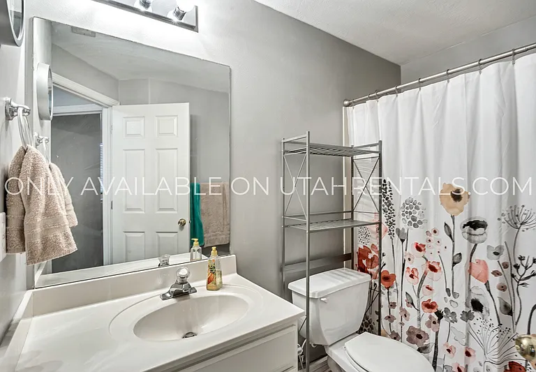 421 Belmont Pl #156 — Photo 6