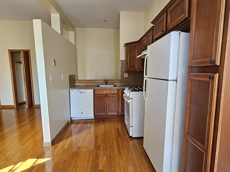208 Wooster St #1B — Photo 3