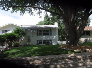 1510 Englewood Dr, Bellevue, NE 68005