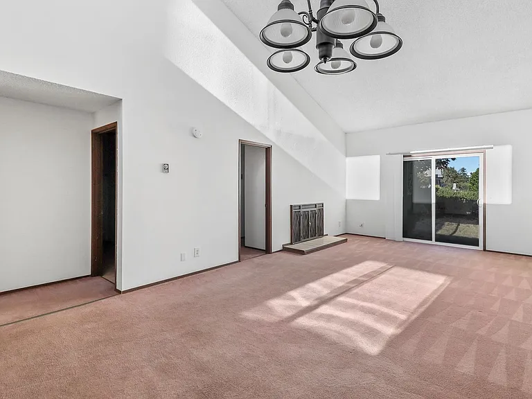 Idylewood Apartments — Photo 16