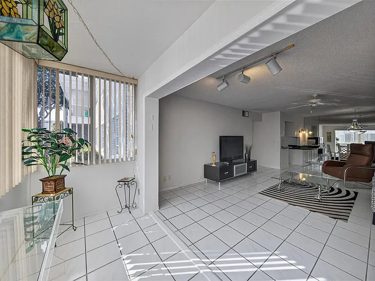 6253 Bay Club Dr #1 — Photo 8