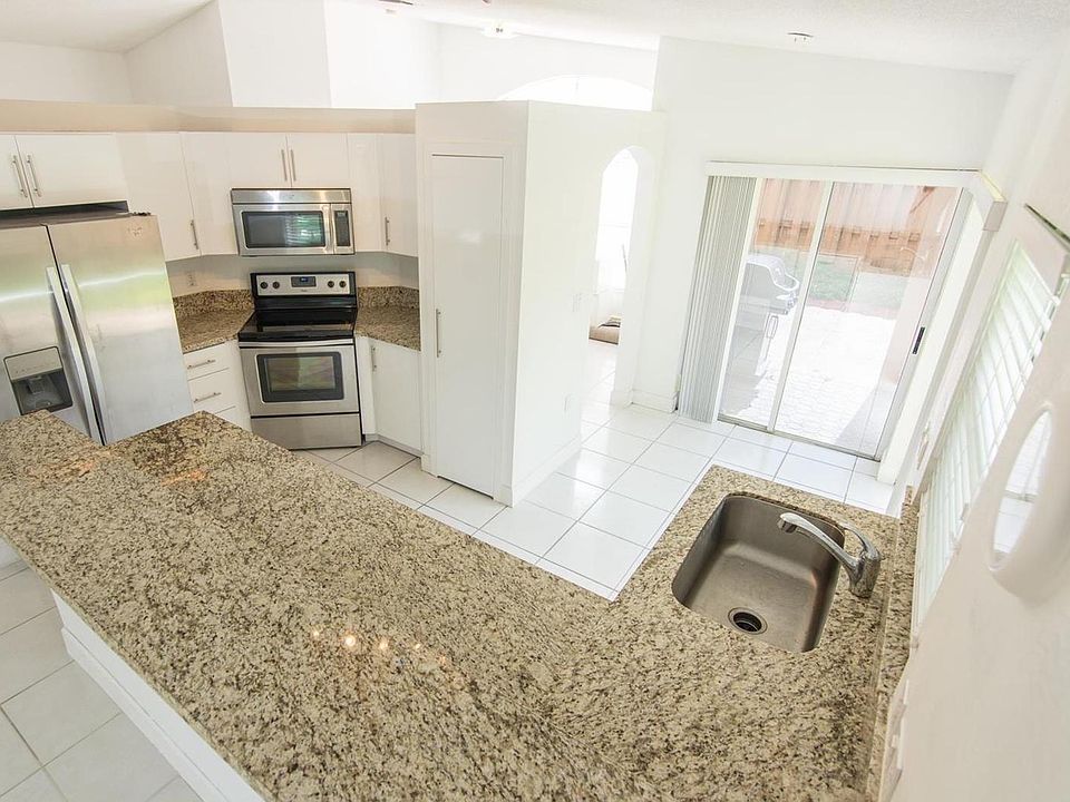 1st image of 11261 NW 59th Ter
