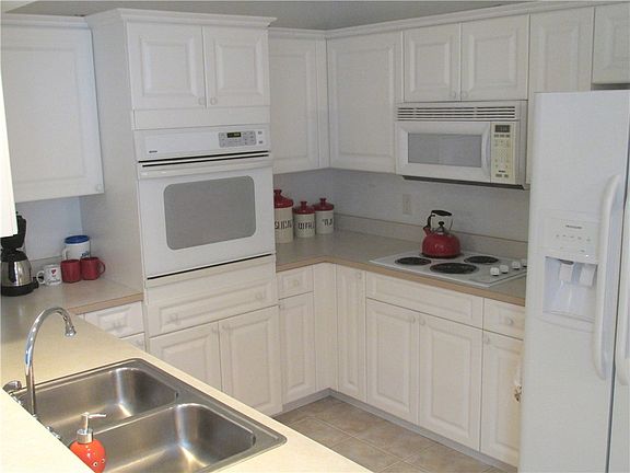 5th image of 1685 Aynsley Way