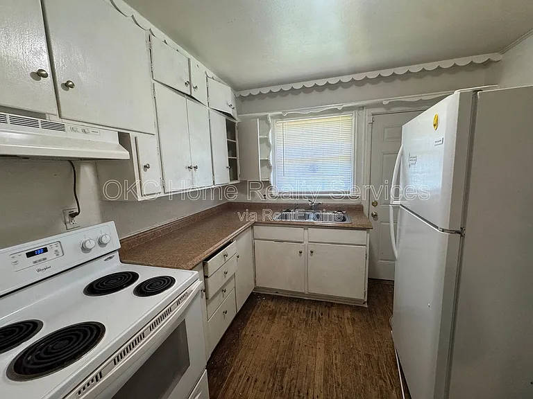 2713 Normandy St — Photo 11