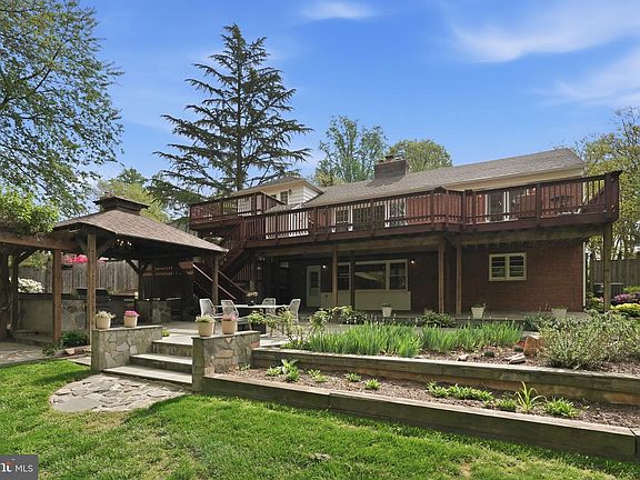 3rd image of 3138 Juniper Ln