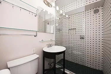 Rented by (Legacy) Elegran