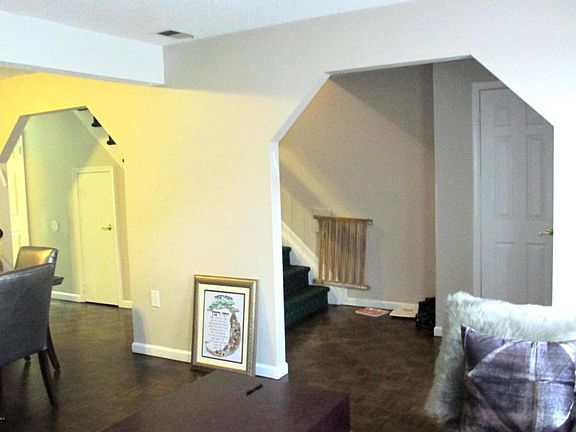 3rd image of 224 Stratford Pl