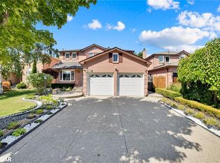 339 Parklane Rd, Oakville, ON L6H 4J4