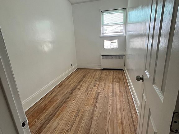 2nd image of 276 Emerson Ave #4
