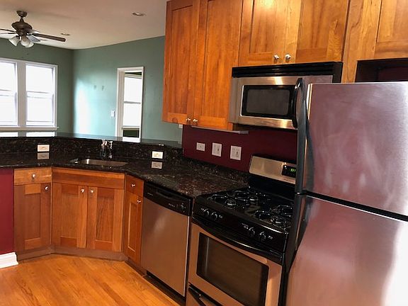 5th image of 2332 W Rosemont Ave #2