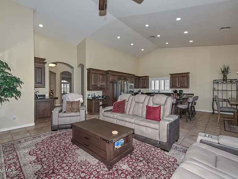3171 N Palmer Dr — Photo 13