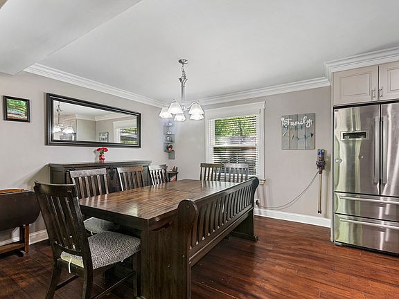 4th image of 501 Nassau Ave
