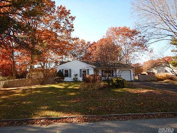 3rd image of 16 Timber Trail Ln