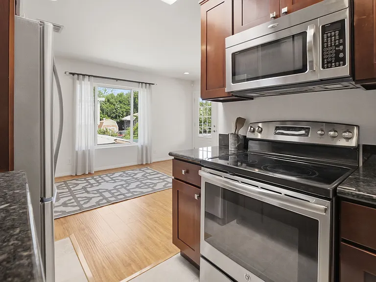 340 N La Fayette Park Pl — Photo 7