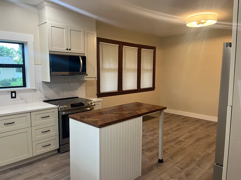 Main floor dining room area
