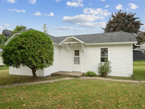 1513 J Ave, Vinton, IA 52349