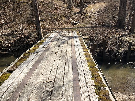 Supports 6000lb tractor 