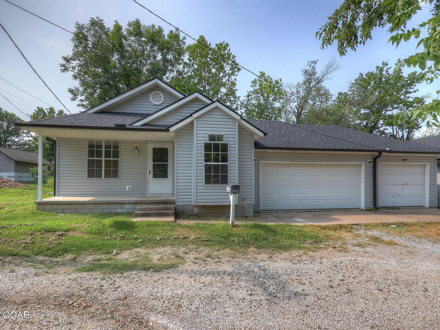 3 bed, 2.0 bath, 1200 sqft, $1,295 — Photo 2