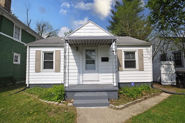 1st image of 1011 Clover St