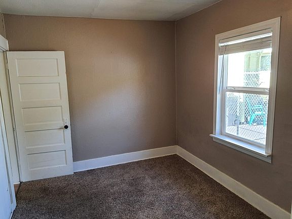 5th image of 640 N Montgomery Ave #B