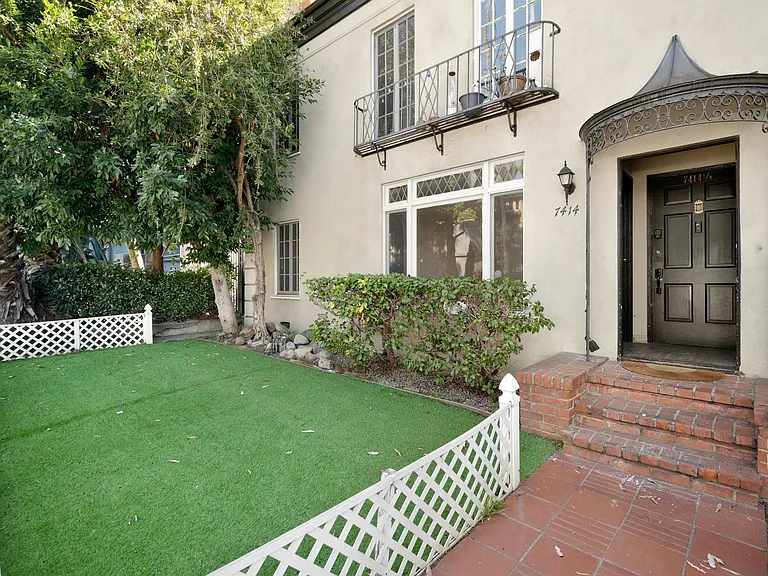 7414 Hollywood Blvd — Photo 13
