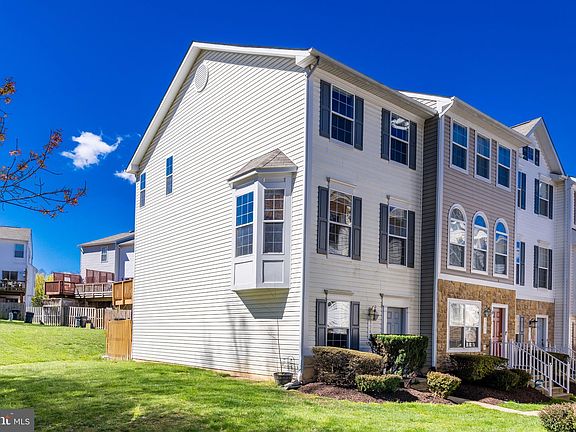 2nd image of 3581 Sherbrooke Cir