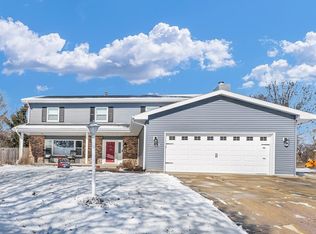 14 Holly Ct, Savoy, IL 61874