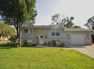 700 Galahad Ln, Troy, IL