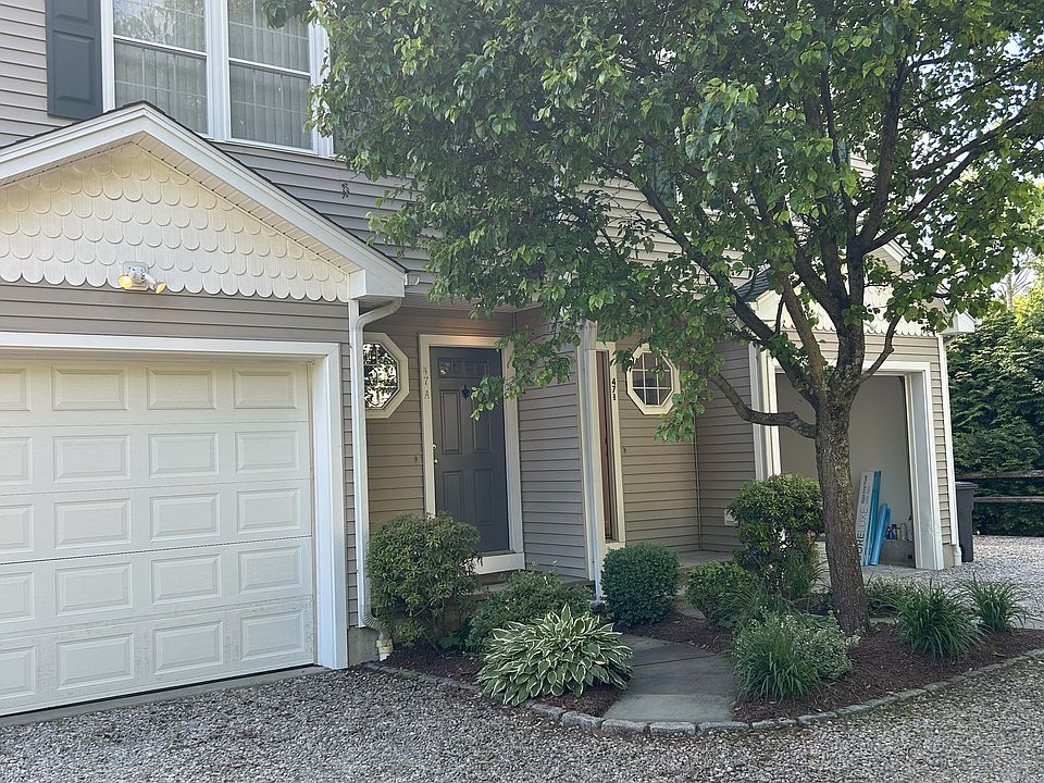 Front of Home and Garage