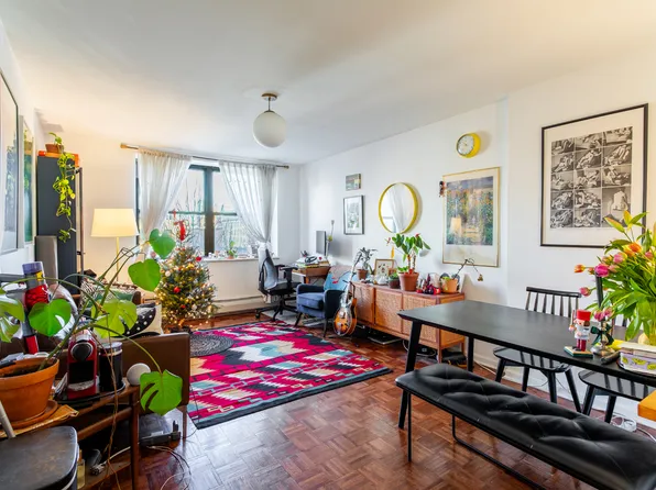 156 Sackett Street image 1 of 10