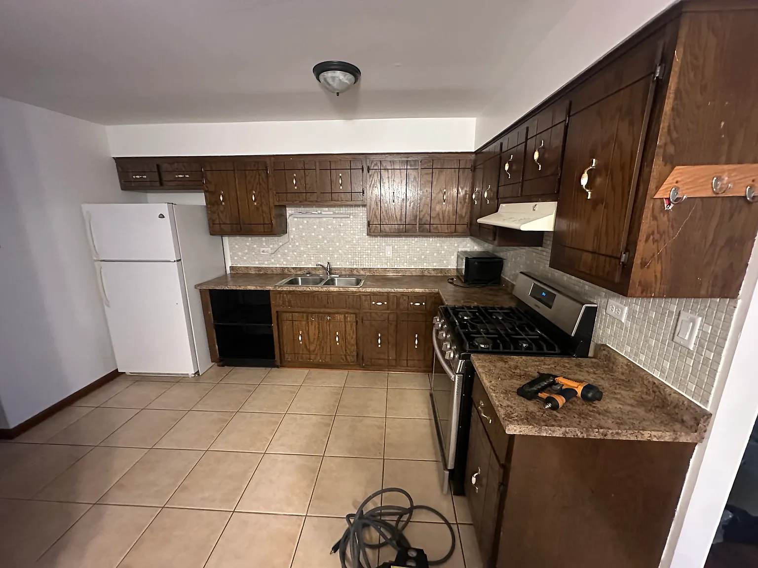 2 bed, 950 sqft, $1,500 — Photo 3