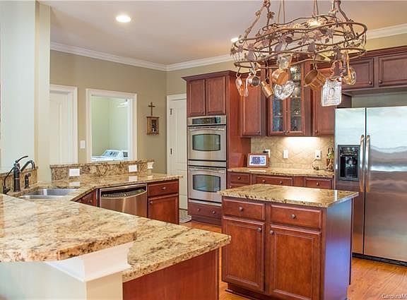 3rd image of 128 Cedar Woods Dr