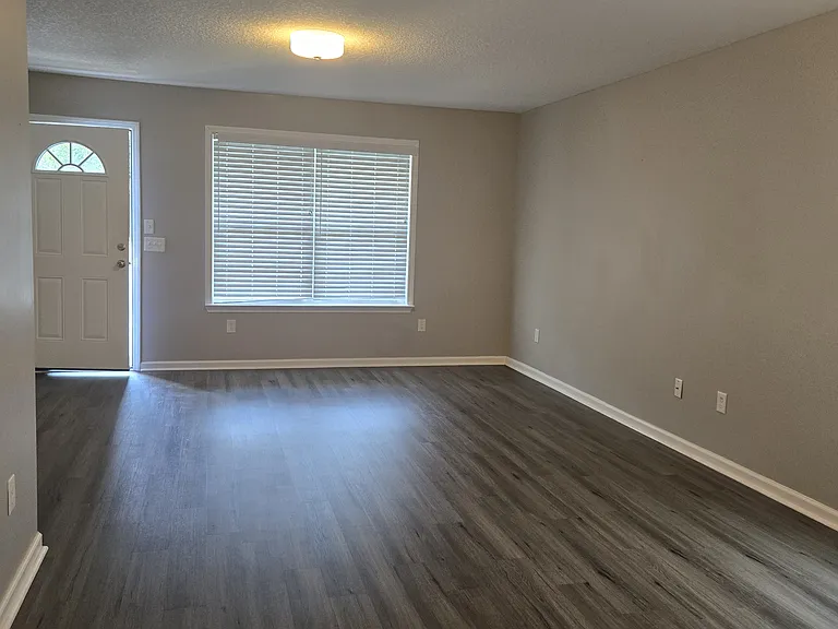 800 N Augusta Ave #802 — Photo 3