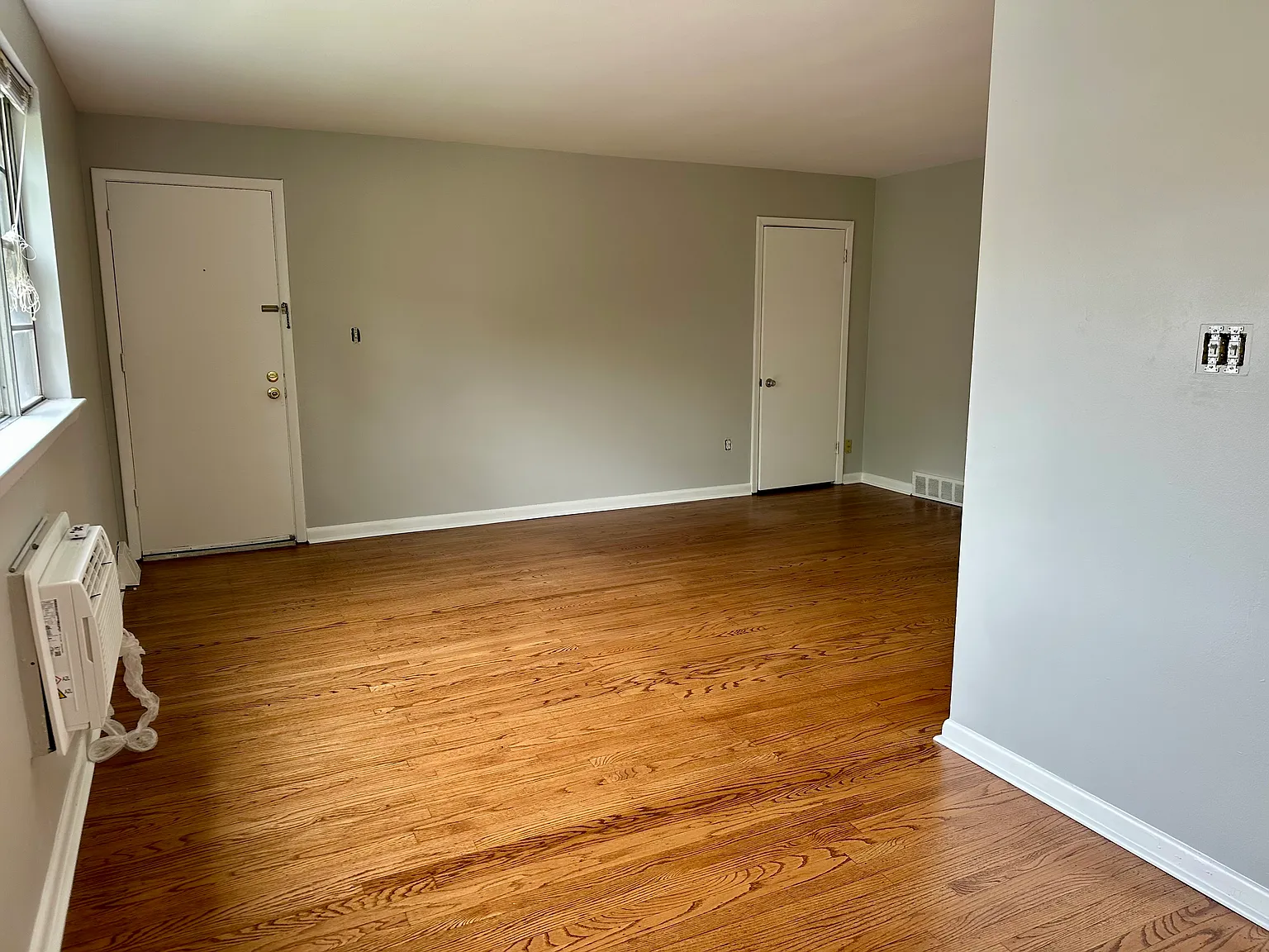 2 bed, 800 sqft, $1,595 — Photo 3