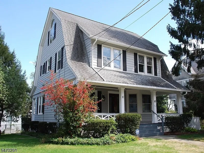 2 bed, 1.0 bath, $2,700 — Photo 2