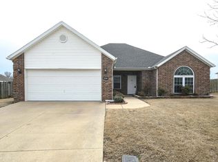420 Sigel Trl, Centerton, AR 72719